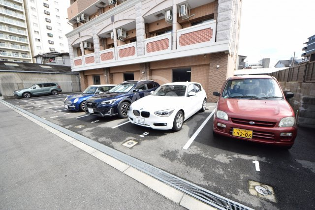 Luxe玉造Ⅱの駐車場|Luxe玉造II　駐車場