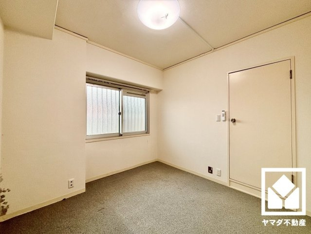 深草西浦住宅の洋室