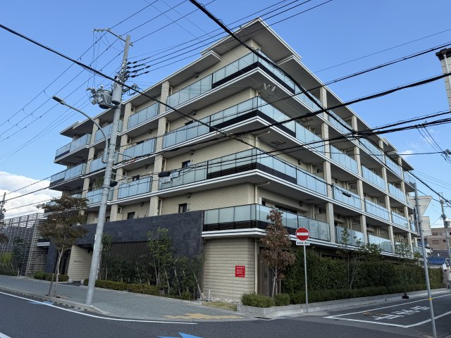 ローレルコート西宮里中町の外観