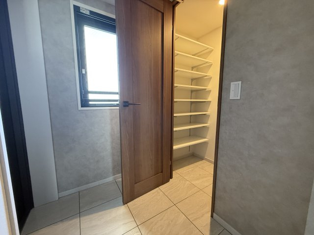 ローレルコート西宮里中町のエントランス