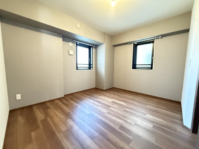 ローレルコート西宮里中町の洋室