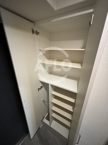 プレサンス緑橋ソレアス　宝栄小学校の収納|プレサンス緑橋ソレアス　シューズボックス