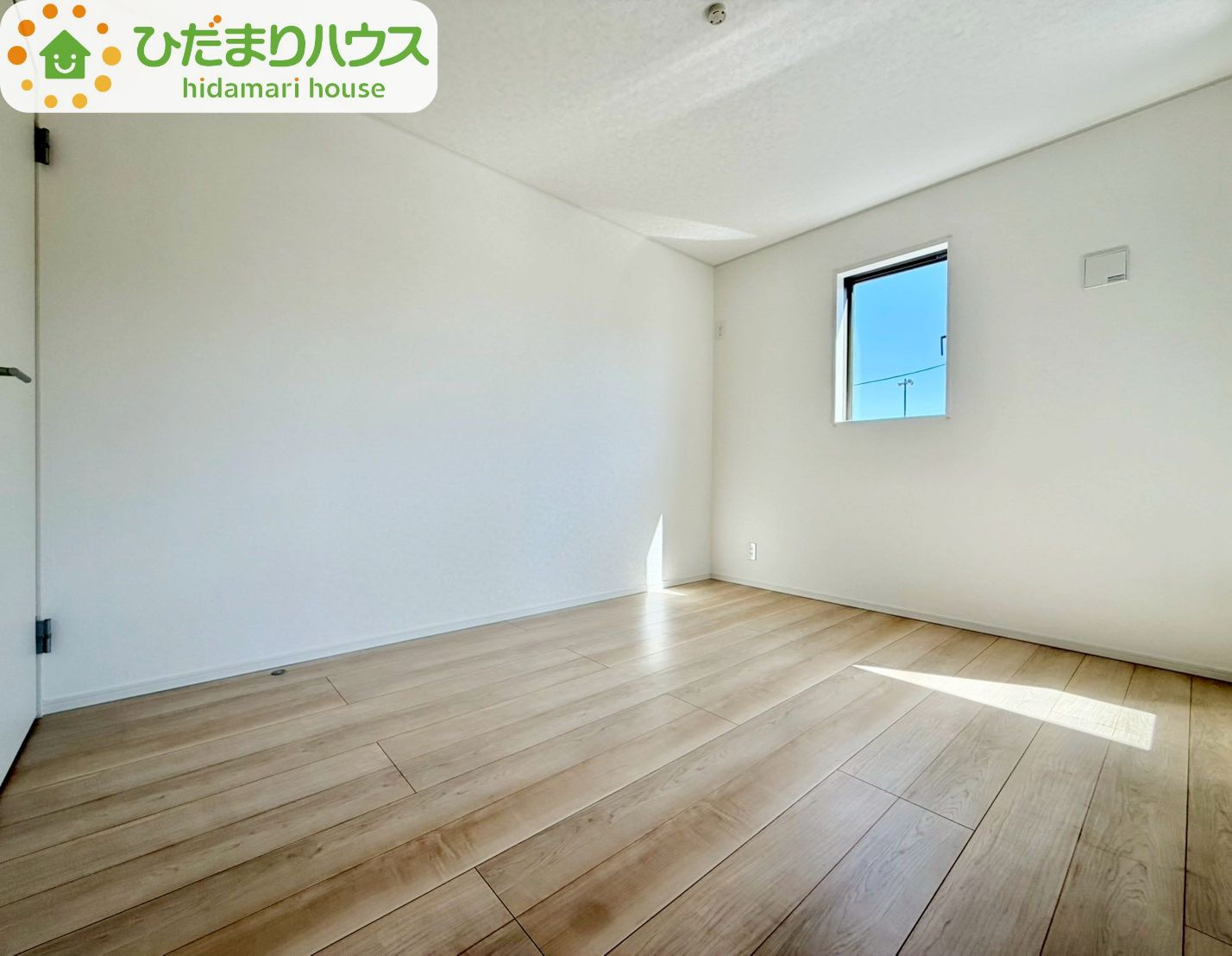 野田市七光台第19　新築戸建　2号棟の洋室|机にベットを置けば子供部屋の完成です！					
