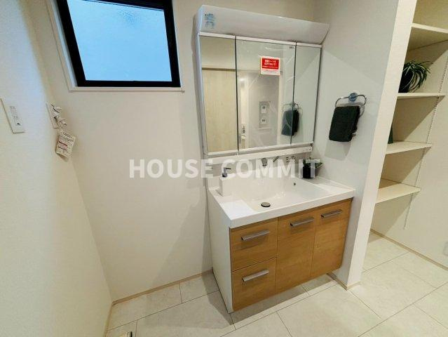 新築戸建　富里市七栄　ザ・ドリームフィールド成田75 ６期　４号棟の独立洗面台