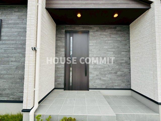 新築戸建　富里市七栄　ザ・ドリームフィールド成田75 ６期　４号棟の玄関