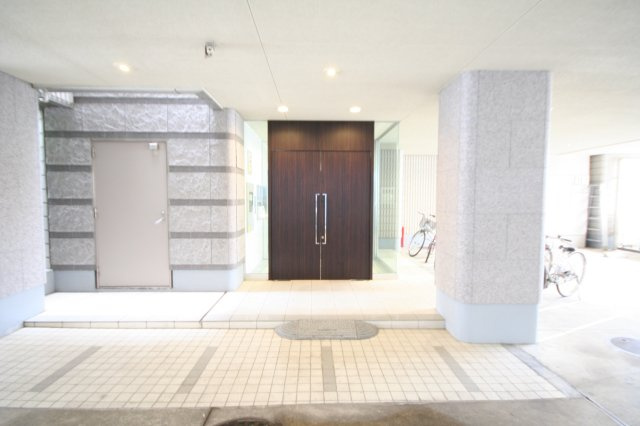 【エントランス】