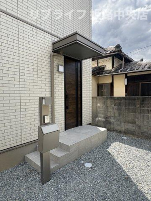 【エントランス】 | 岩端町戸建 3