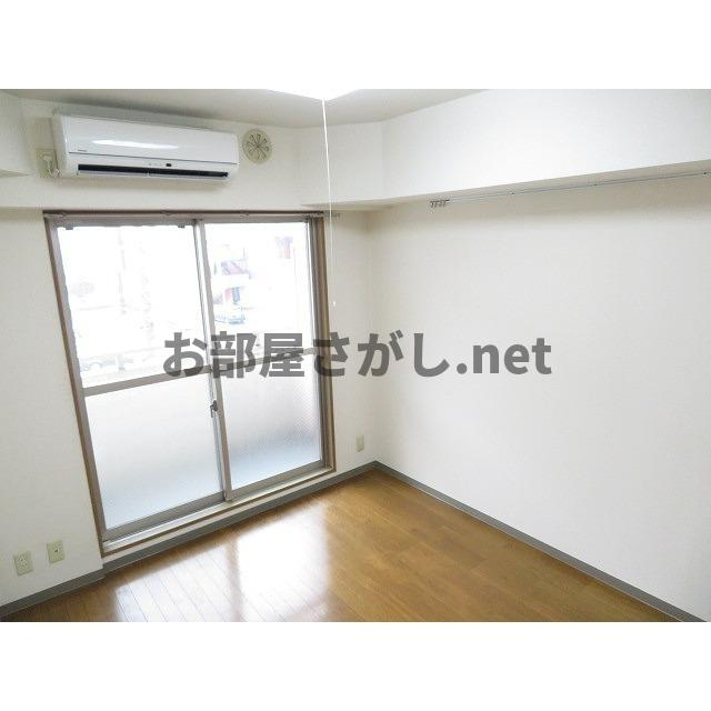 アーバンライフ鹿島の居間・リビング|こちらのリビングで趣味の時間をお楽しみください