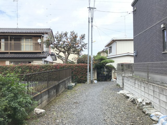 鴻巣市宮地３丁目の売地の前面道路含む現地写真|位置指定道路
