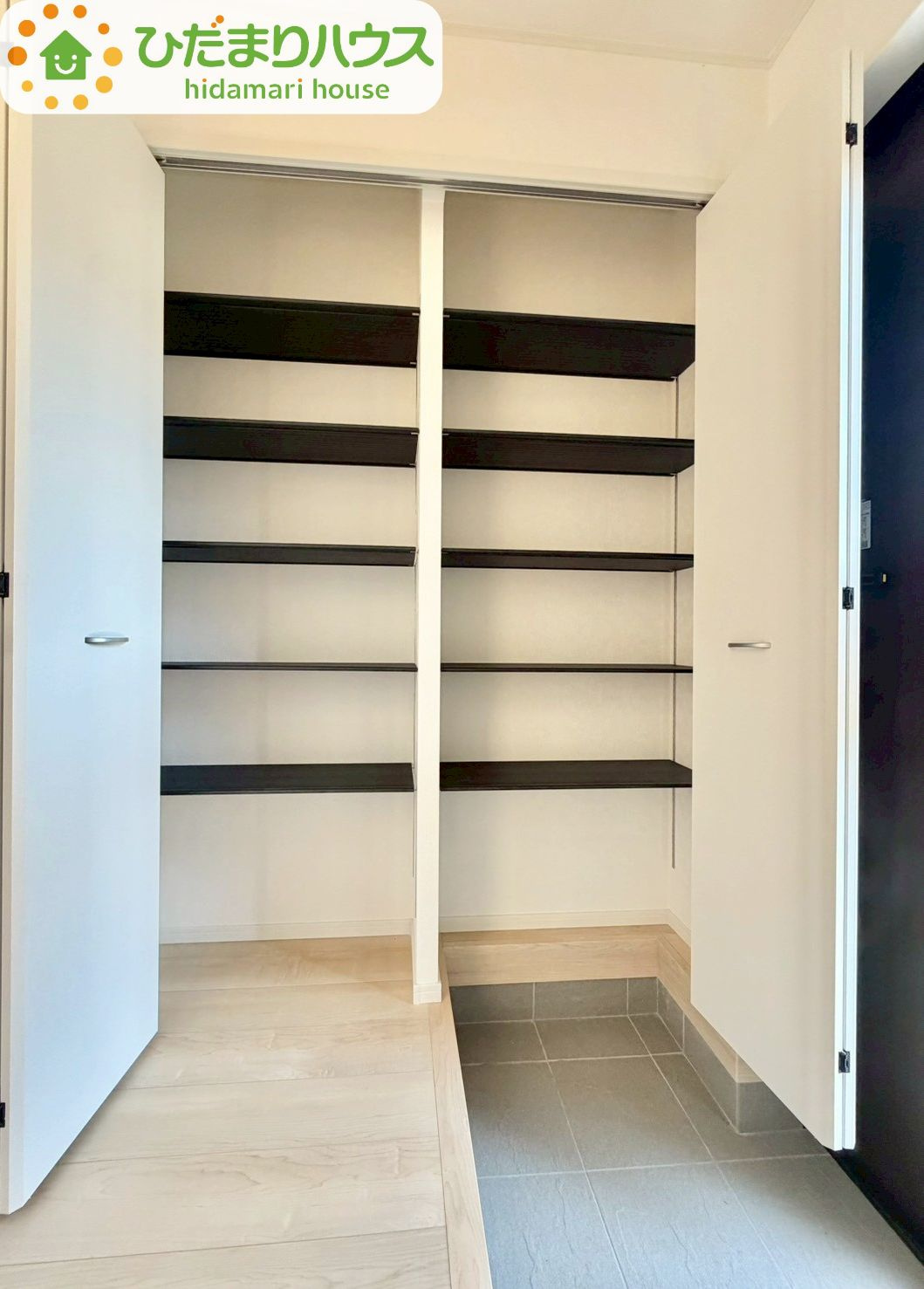 野田市七光台第19　新築戸建　3号棟の収納|スニーカーマニアも納得の天井まであるシューズボックス!(^^)!							
