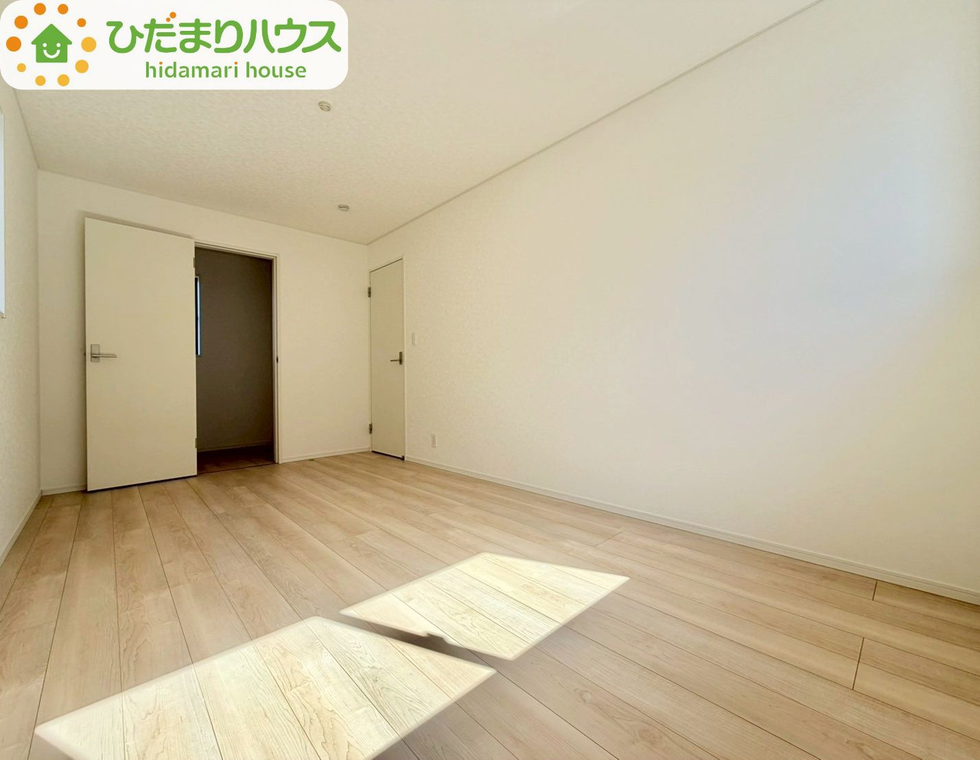 野田市七光台第19　新築戸建　3号棟の洋室|机にベットを置けば子供部屋の完成です！					
