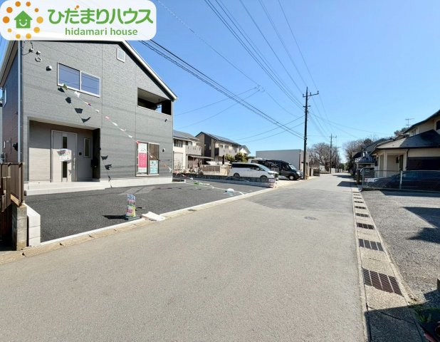 野田市七光台第19　新築戸建　3号棟の前面道路含む現地写真|交通量が少なくゆったりとした前面道路は、小さなお子様のいるご家庭にも安心です(^^♪