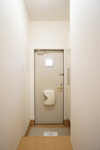 ラッフィナートＥの玄関