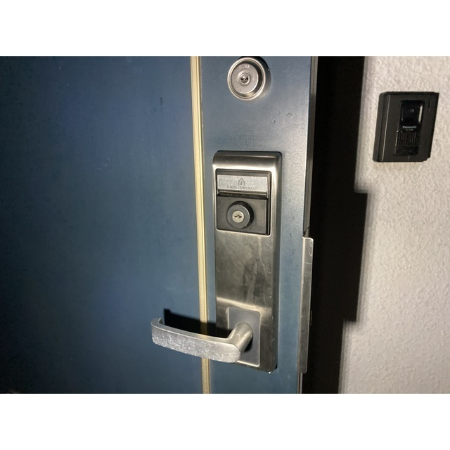 メゾンエクセルの玄関