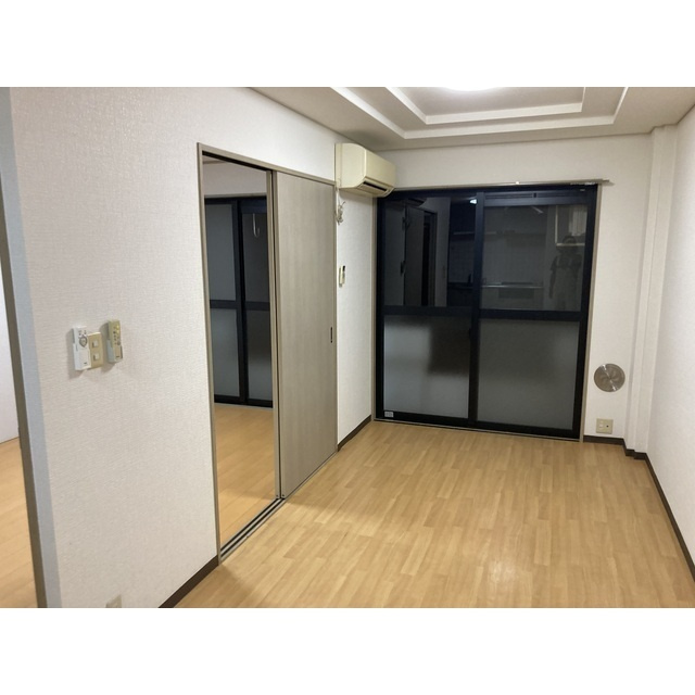 メゾンエクセルの居間・リビング