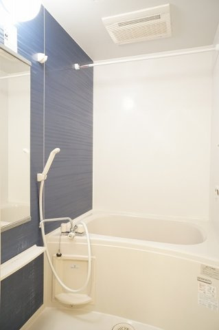 ラッフィナートＢの浴室