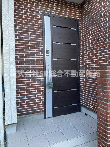 大蓮北3丁目中古戸建の玄関|ダブルロックキーの玄関ドアです！