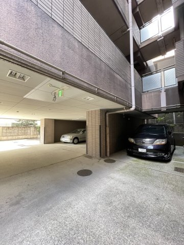 ライフ北梅田の駐車場