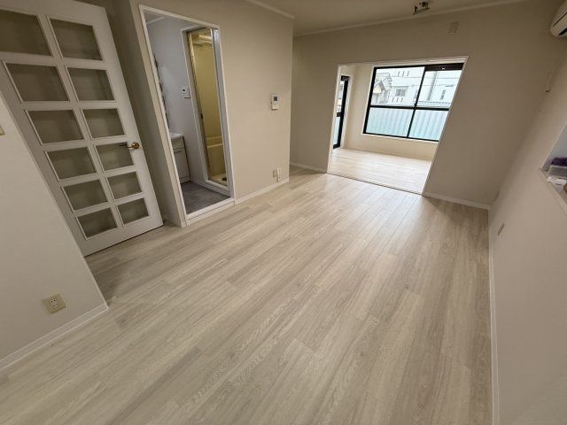 久保ビルの居間・リビング