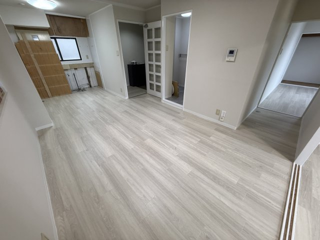 久保ビルの居間・リビング