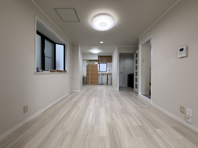 久保ビルの居間・リビング