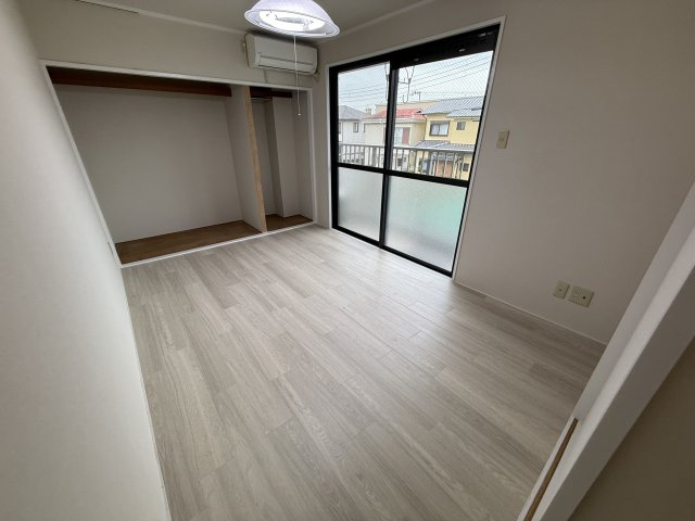 久保ビルの居間・リビング