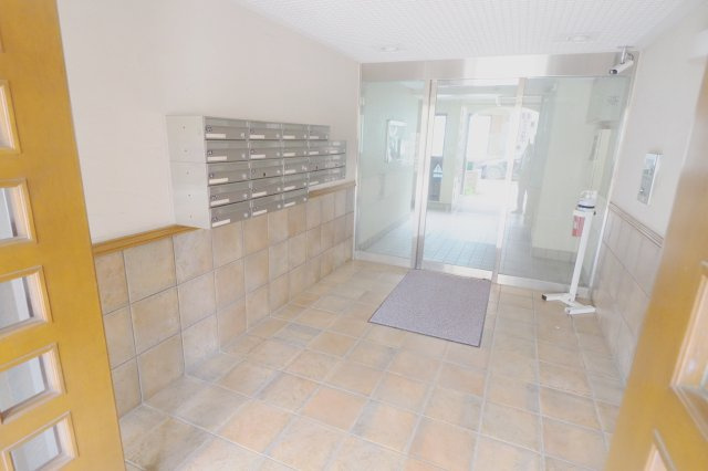 ロゼッタ石本のエントランス