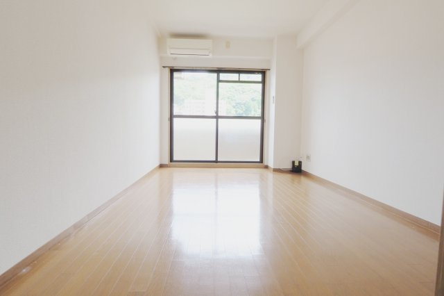 ロゼッタ石本の居間・リビング