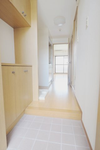 ロゼッタ石本の玄関