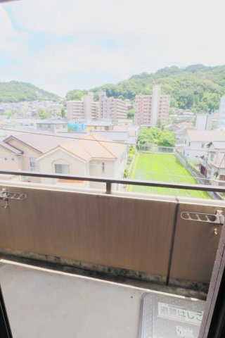 ロゼッタ石本のバルコニー