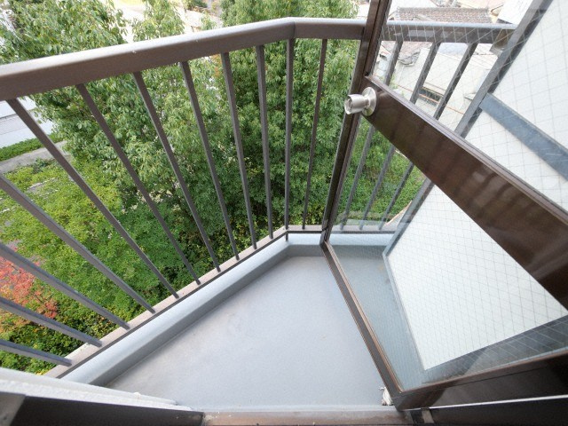 サンプラザ京橋のバルコニー