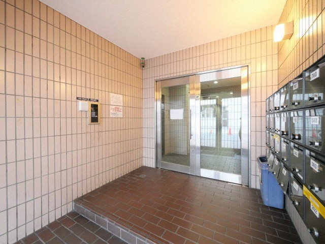 サンプラザ京橋のロビー