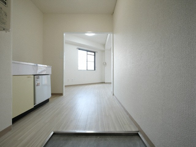 サンプラザ京橋の玄関