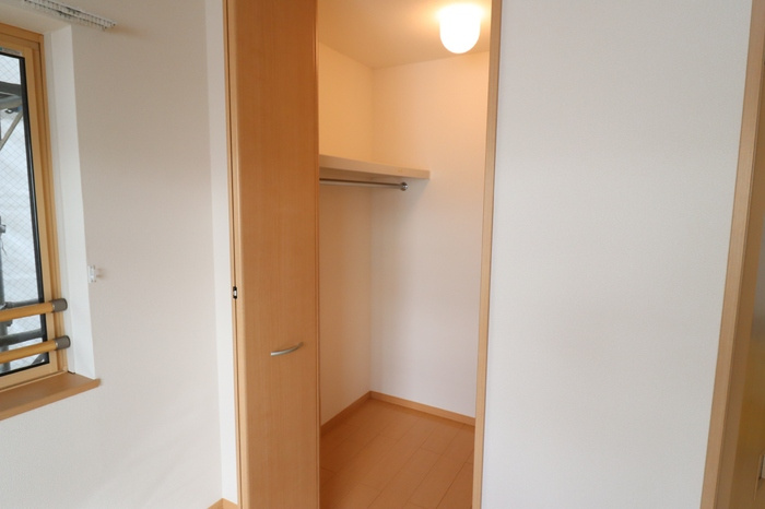 グランドセントレア８８８ Ａ・Ｂの収納|ウォークインクローゼット仕様