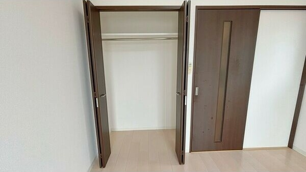 リヴェール白壁の収納