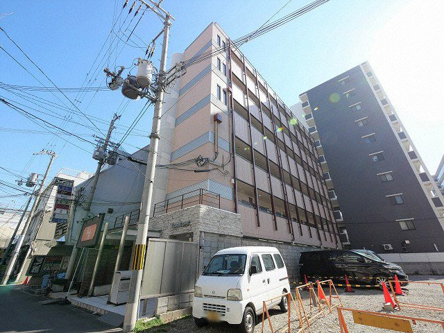 リベラル京橋の外観