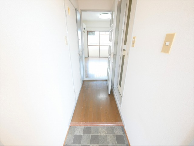 リベラル京橋の玄関