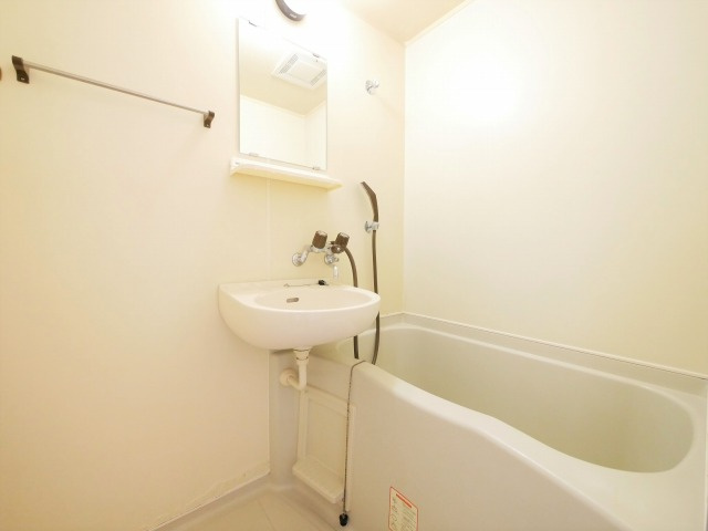 リベラル京橋の浴室