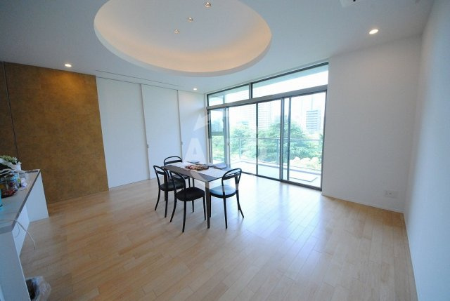 ヴァルトハウスの居間・リビング|ヴァルトハウス　リビング