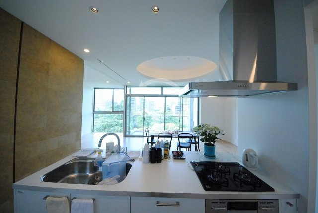 ヴァルトハウスのキッチン|ヴァルトハウス　キッチンからリビング