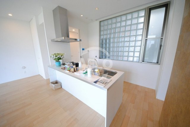 ヴァルトハウスのキッチン|ヴァルトハウス　3口ガスシステムキッチン（グリル付）