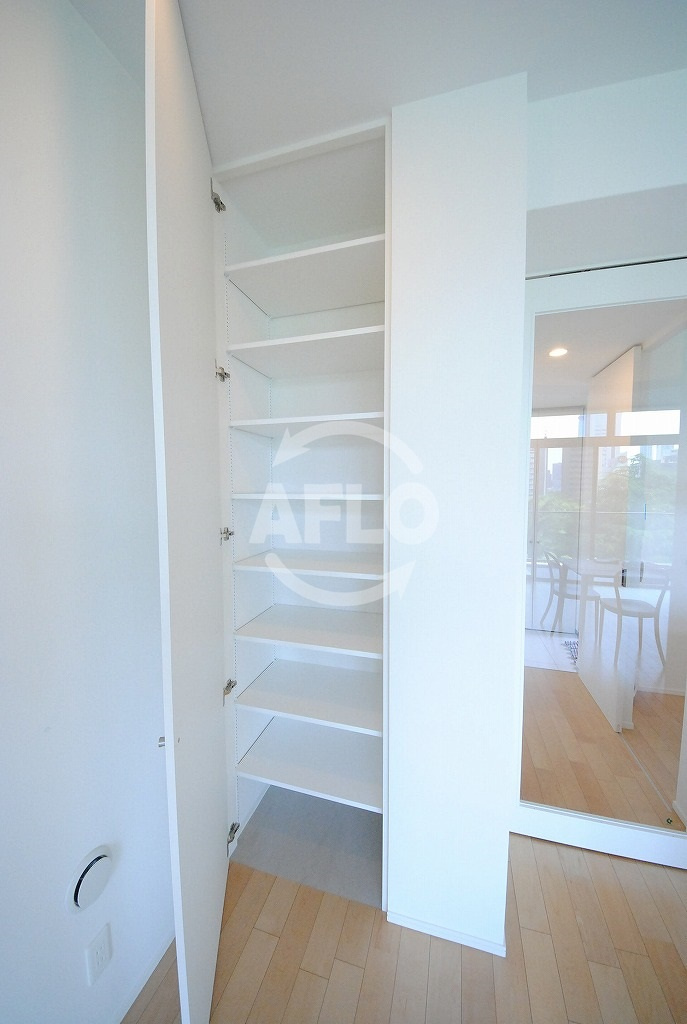 ヴァルトハウスの収納|ヴァルトハウス　リビング収納棚