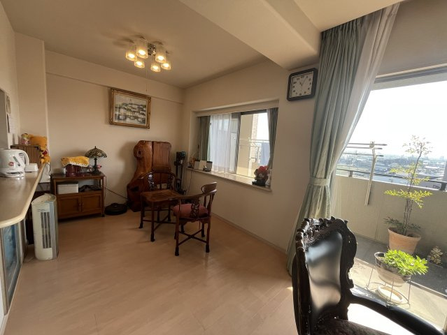 サーパス泉佐野の居間・リビング