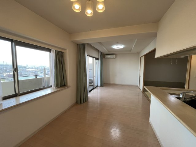 サーパス泉佐野の居間・リビング