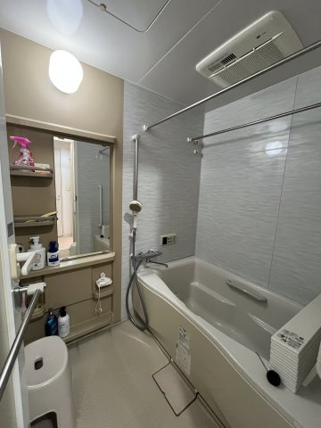 サーパス泉佐野の浴室|浴室乾燥機付き