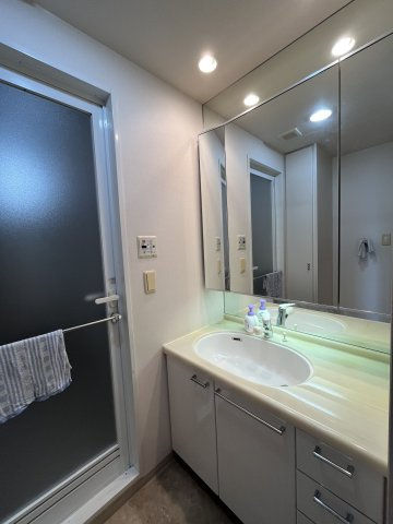 サーパス泉佐野の独立洗面台