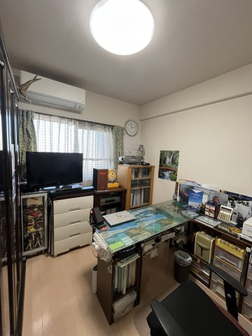 サーパス泉佐野の洋室