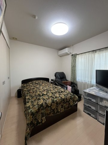 サーパス泉佐野の洋室