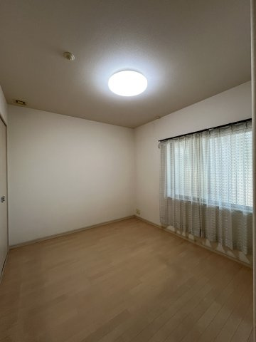 サーパス泉佐野の洋室