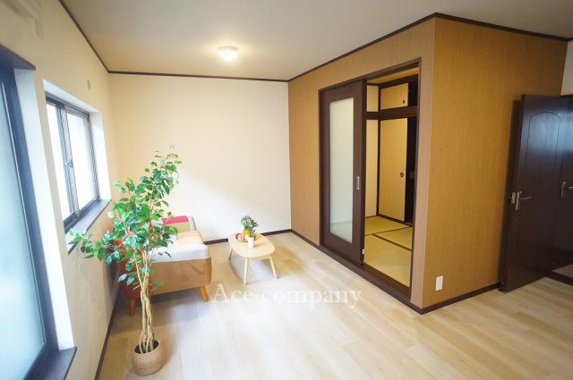 【居間・リビング】 | 東大阪市衣摺3丁目 | 【LDK：11帖】